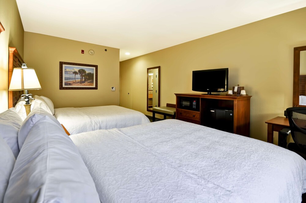 Hampton Inn Suites Charleston 19/48
