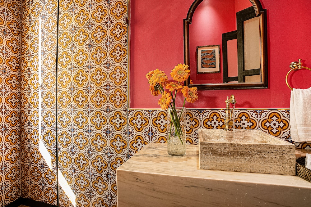Rivera del Rio Boutique Hotel 80/81