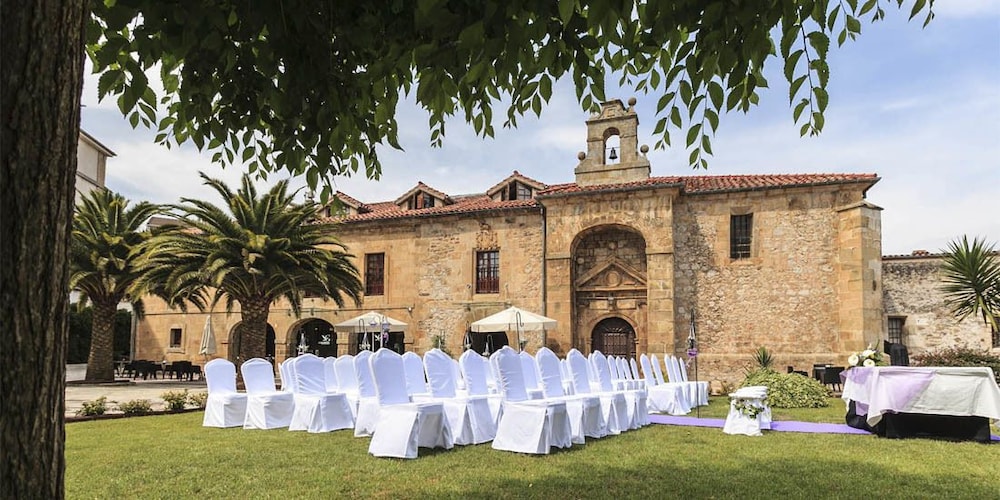 Los Guardeses Hotel 48/50