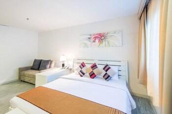Deluxe, Queen Bed
