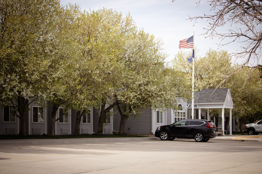 Monument Inn & Suites 33/39