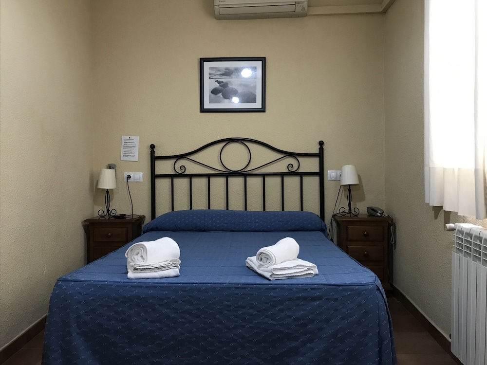 Hostal El Pilar 52/68