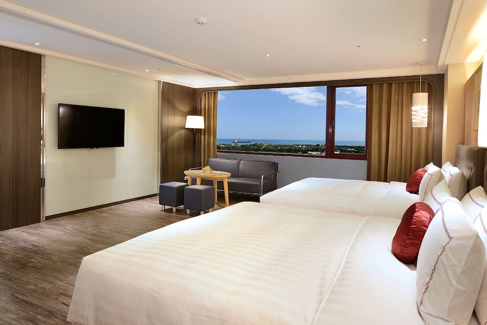 Shiny Ocean Hotel 17/52