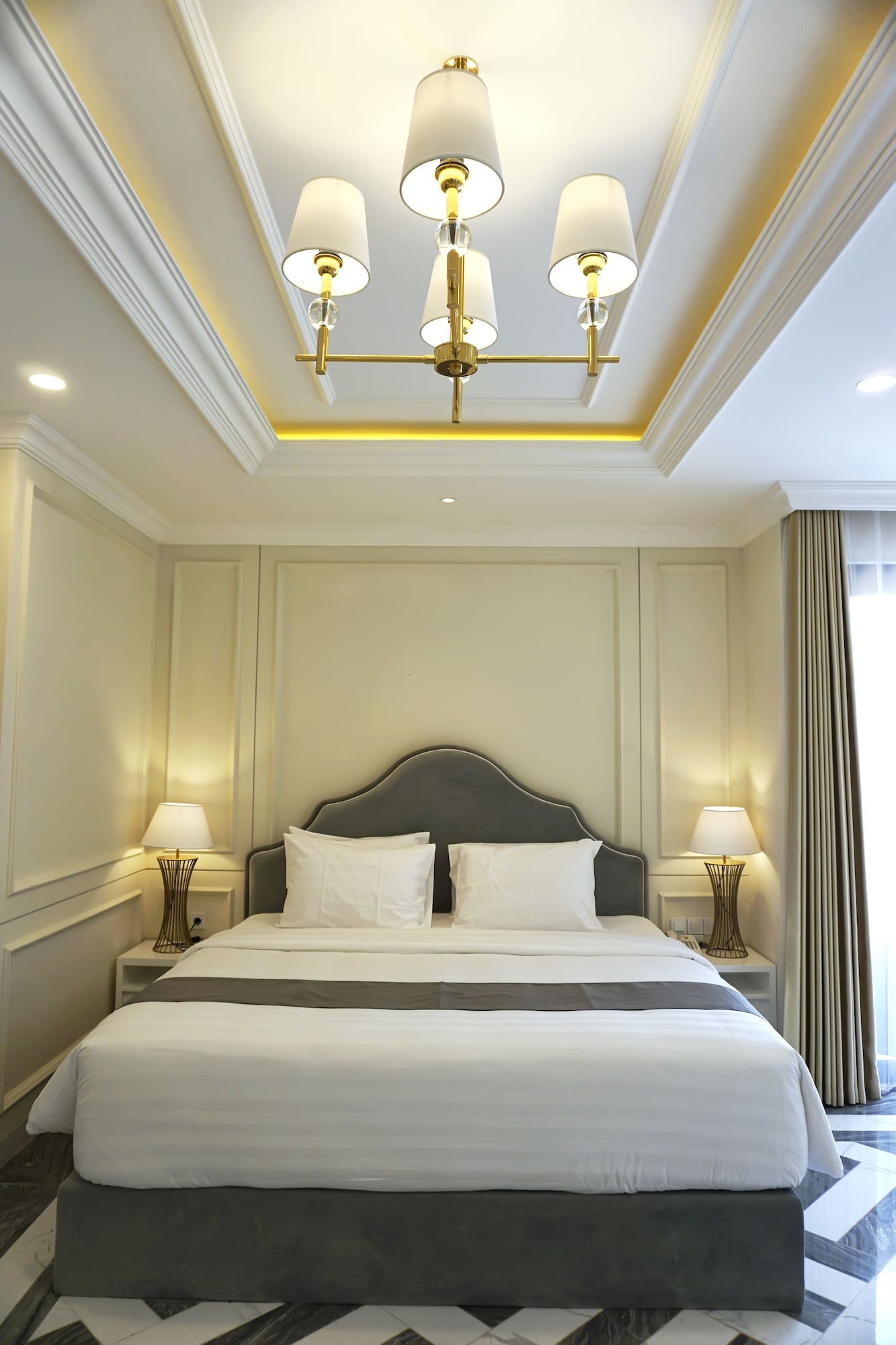 Grand, Deluxe, King Bed