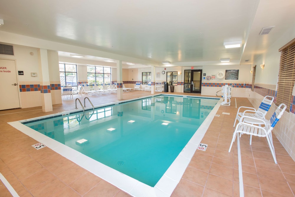Hampton Inn & Suites Dayton-Airport 3/64
