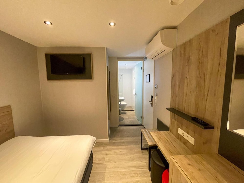 HOTEL JOY 30/40