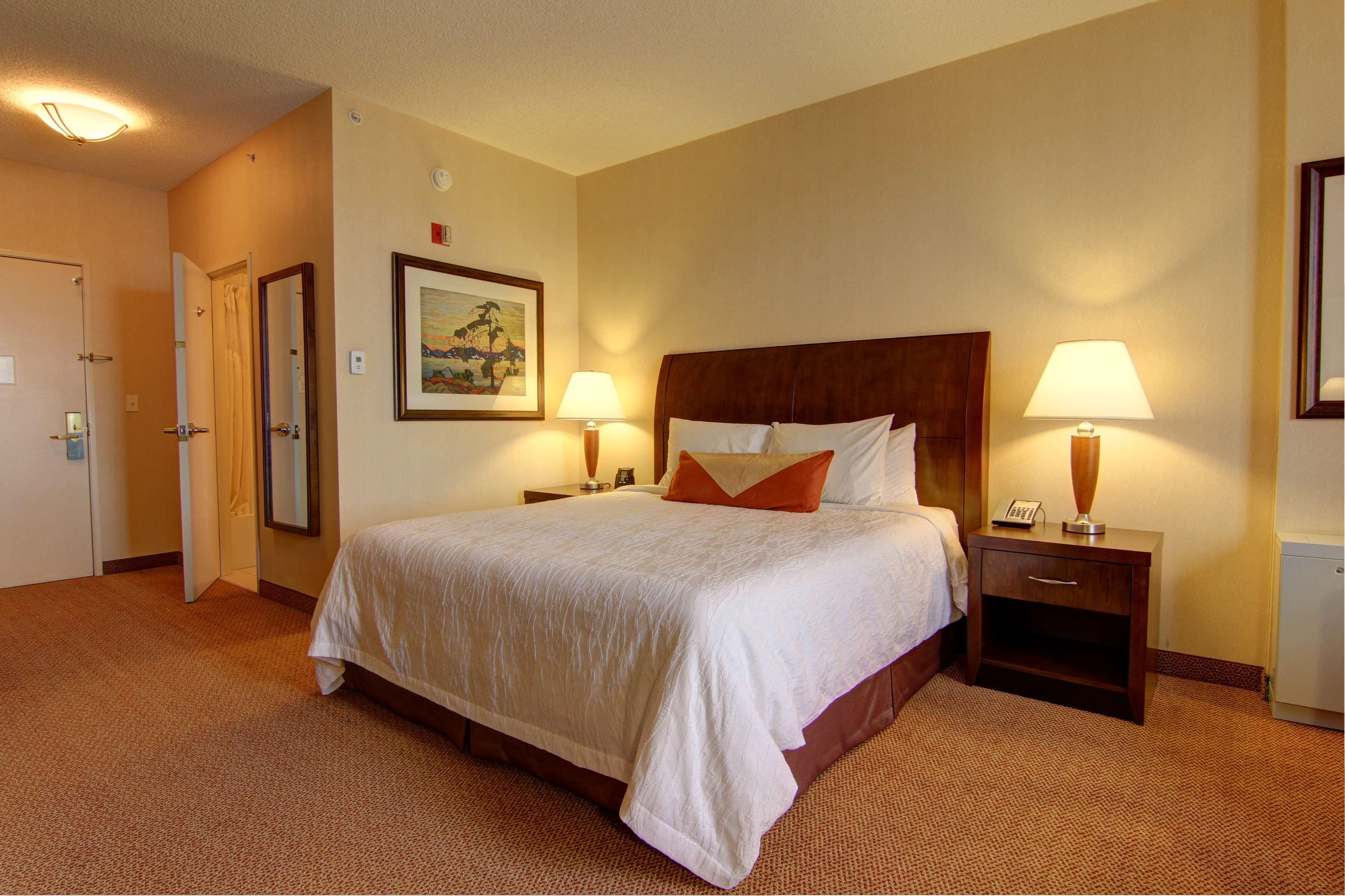 ROOM, KING BED, ACCESSIBLE