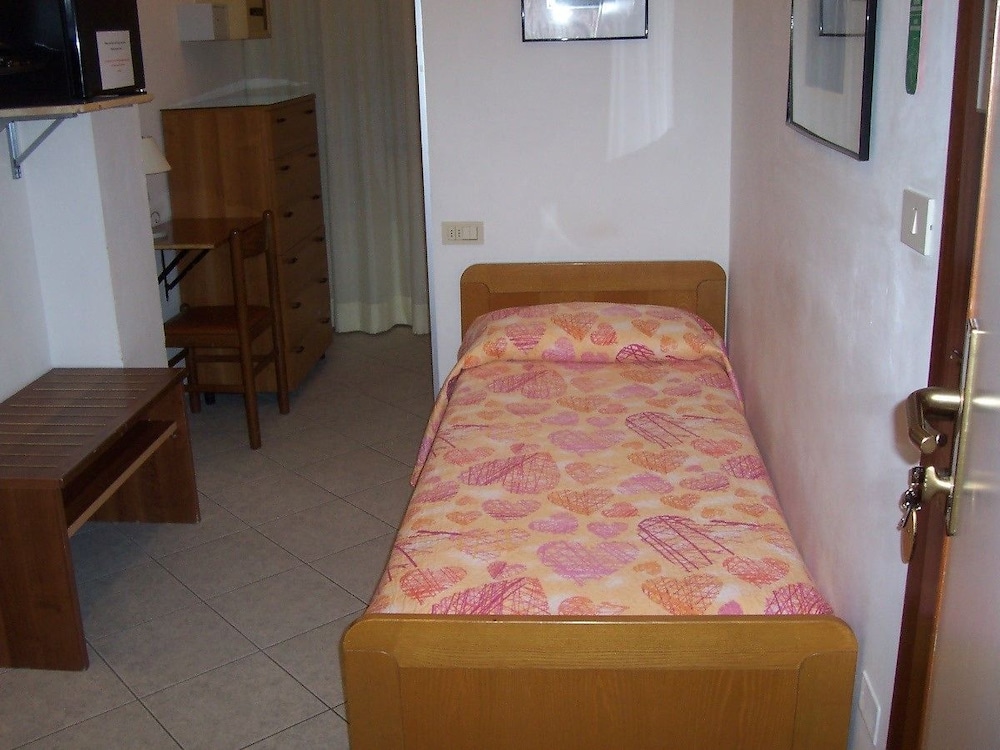 Hotel Caldin's 13/65