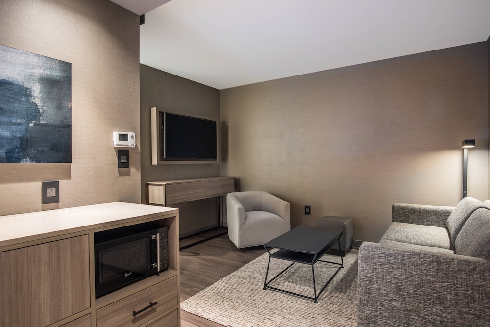 Ac Hotel Worcester 48/72