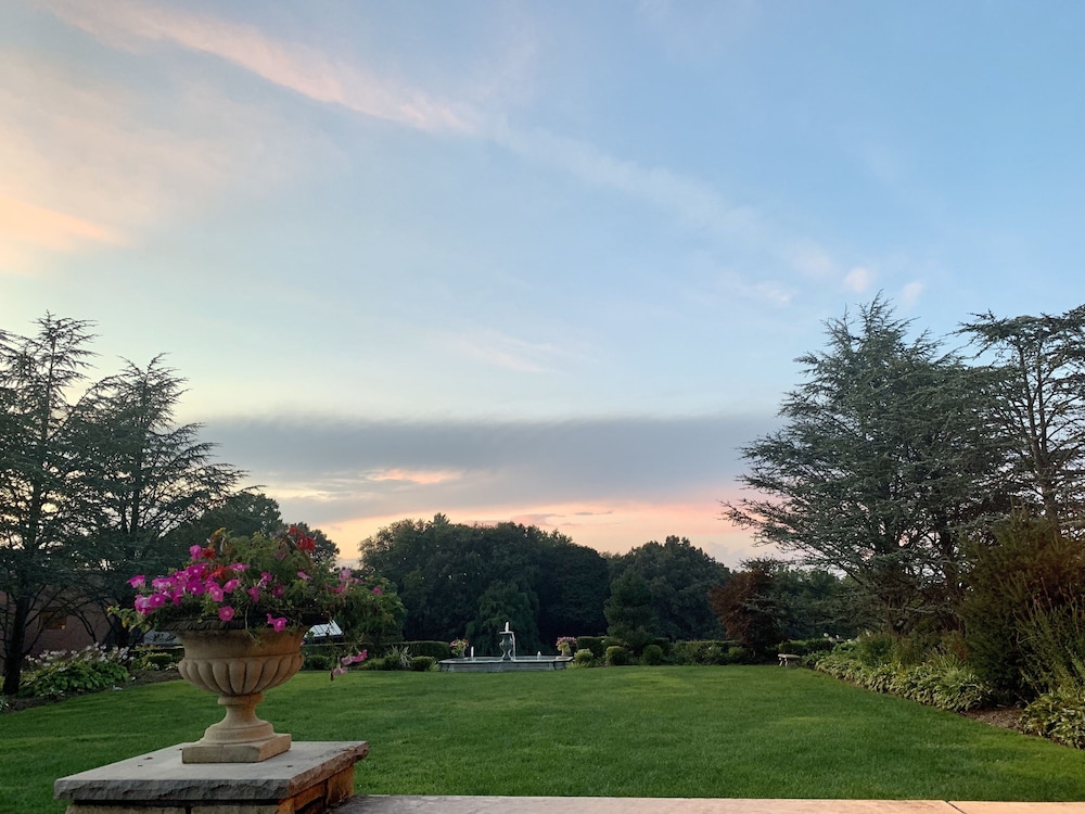 Glen Cove Mansion Hotel 45/51