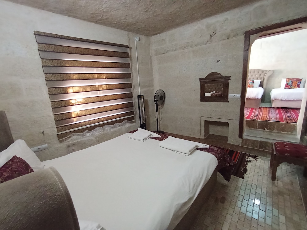 2 BEDROOMS, FAMILY, STUDIO
