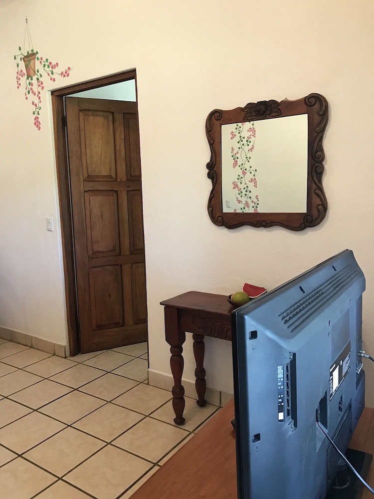Hotel Flores 18/50