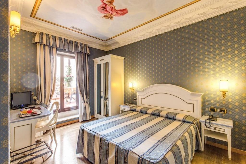غرفة سوبيريور بسرير كوين، La Lumiere Di Piazza Di Spagna 2/7