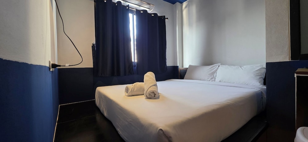 Fulfill Phuket Hostel 12/42
