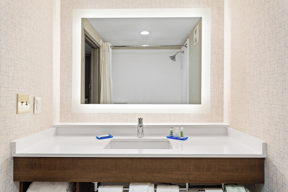Holiday Inn Express Hopewell - Fort Lee Area, an IHG Hotel 38/40