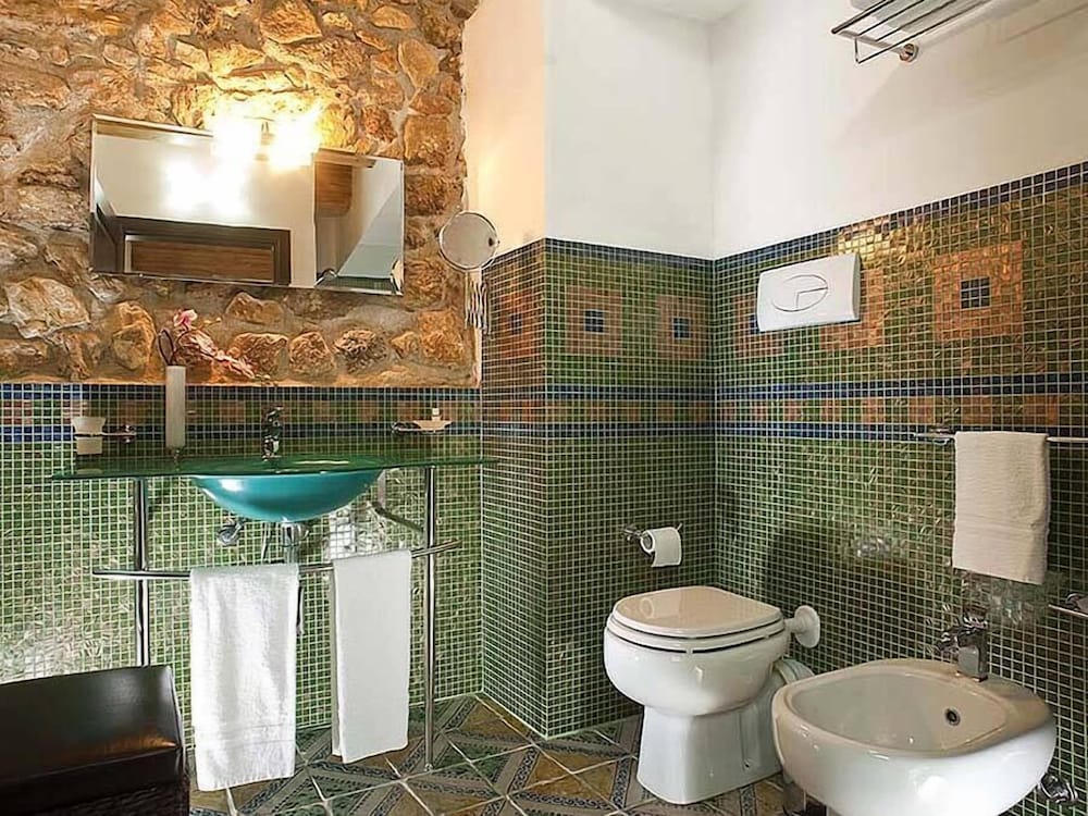 Borgo Degli Angeli 48/50