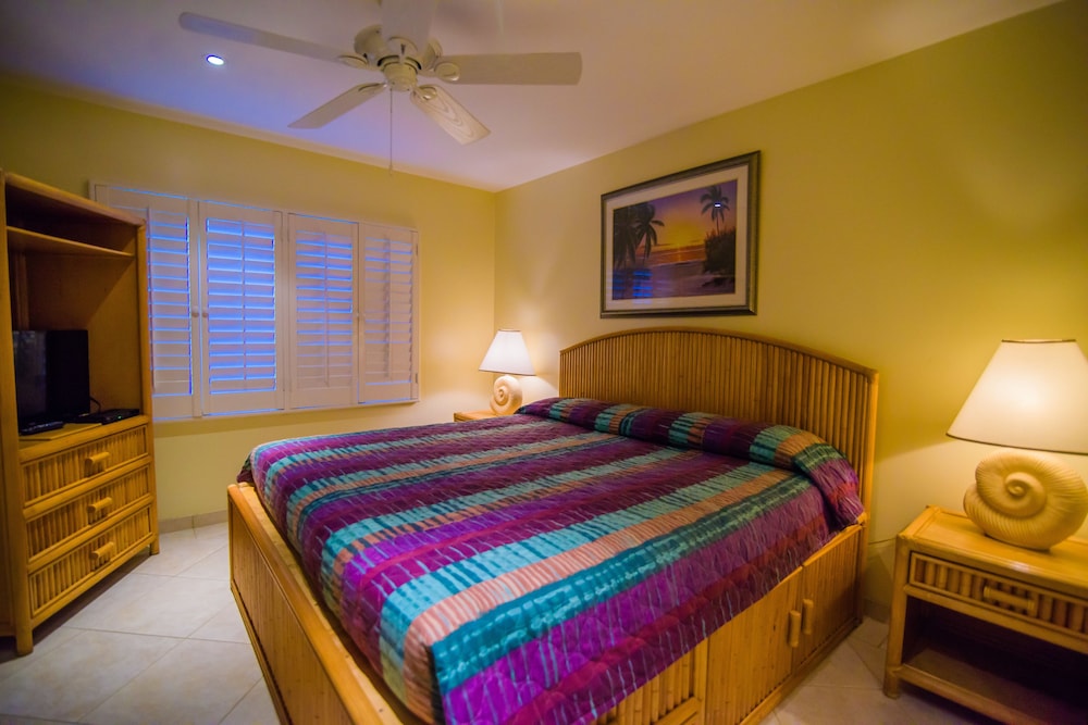 Seven Mile Beach Resort And Club 18/65