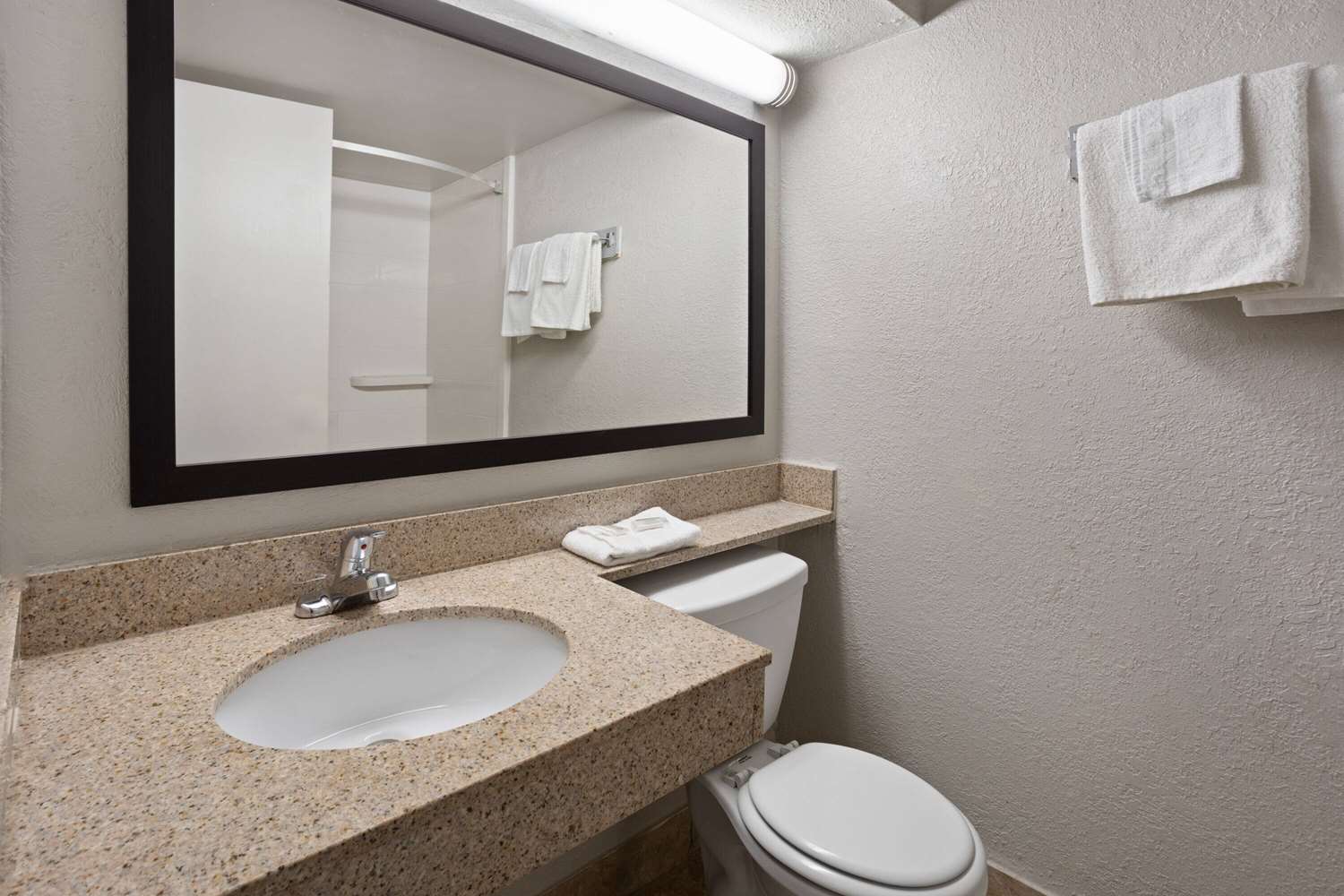 Days Inn By Wyndham Ann Arbor 35/36