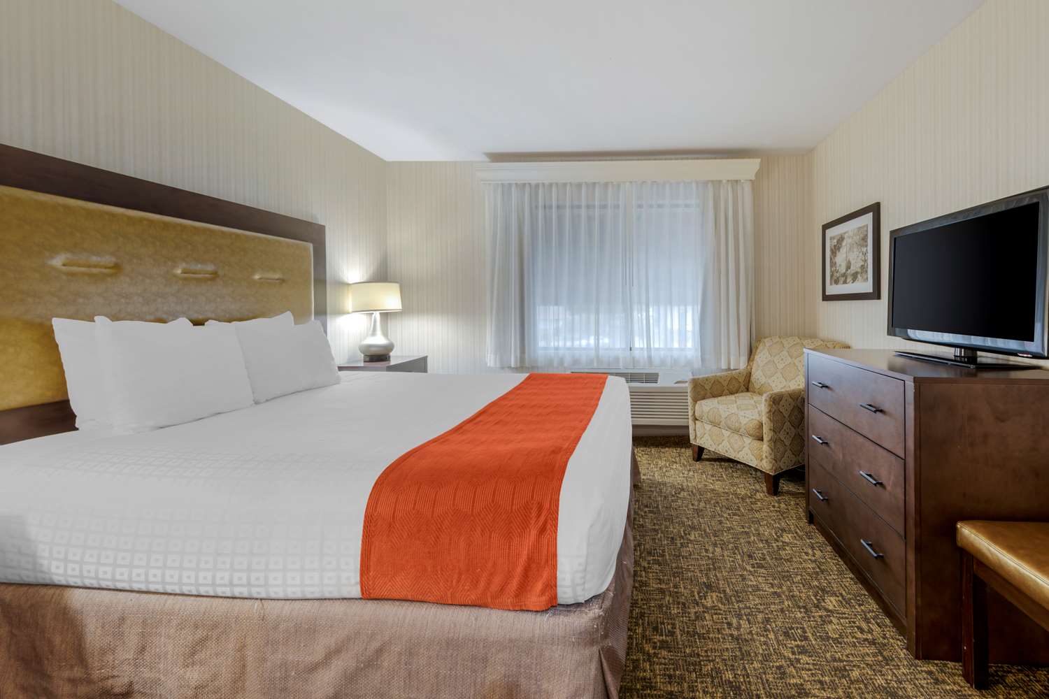 Upstairs, King Bed