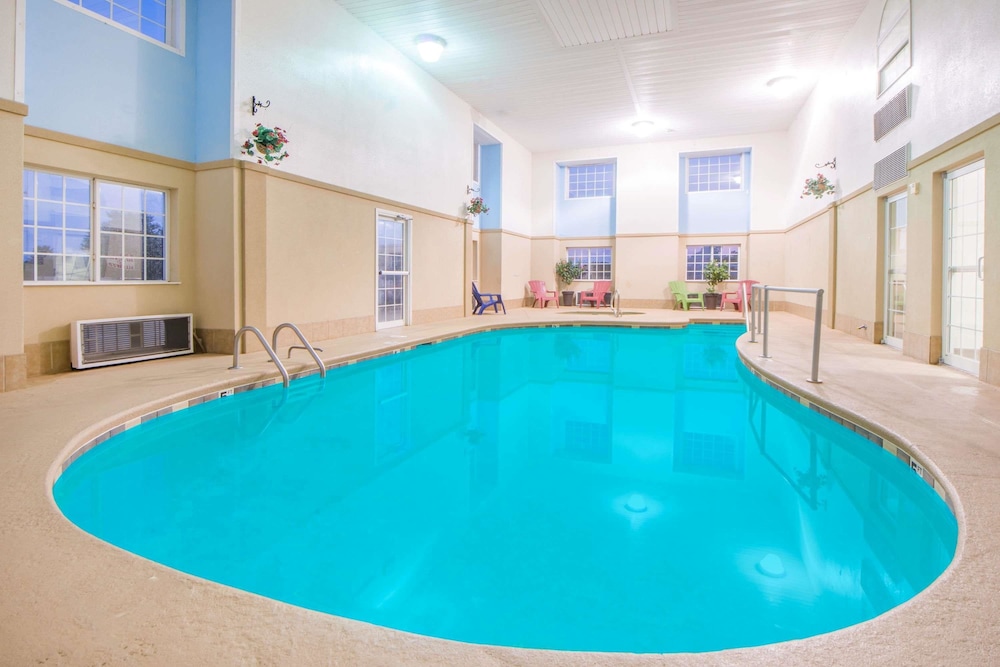 Microtel Inn & Suites by Wyndham Miami 3/24