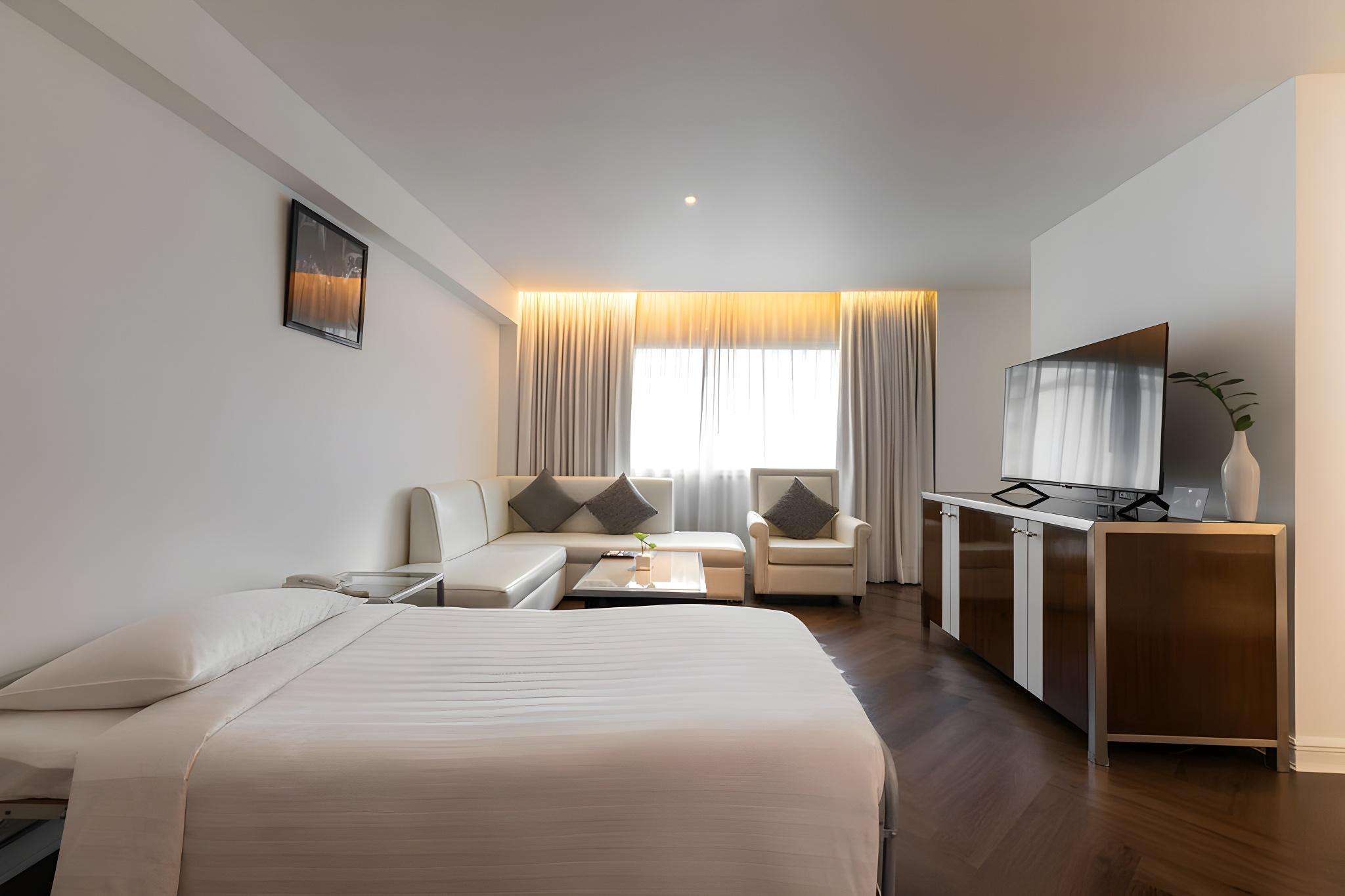 Suite, 1 King and 1 Single Beds, Guest House