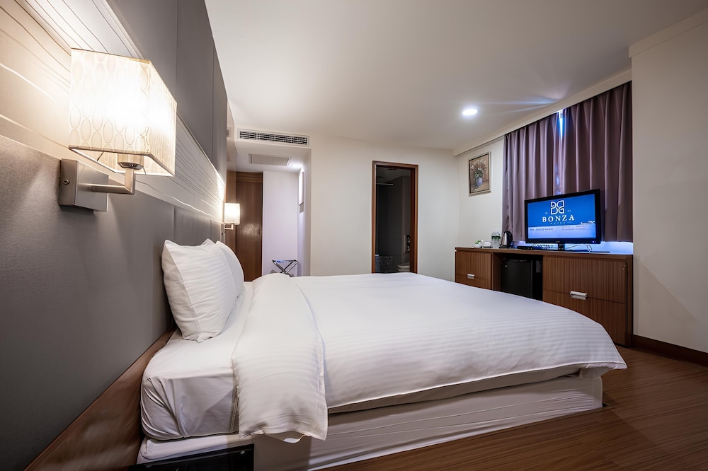 Hotel Bonza 27/63