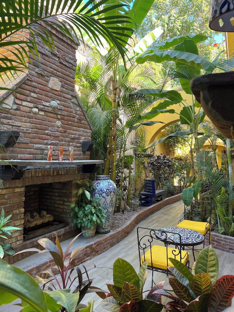 El Encanto Inn Hotel Spa And Suites 37/43