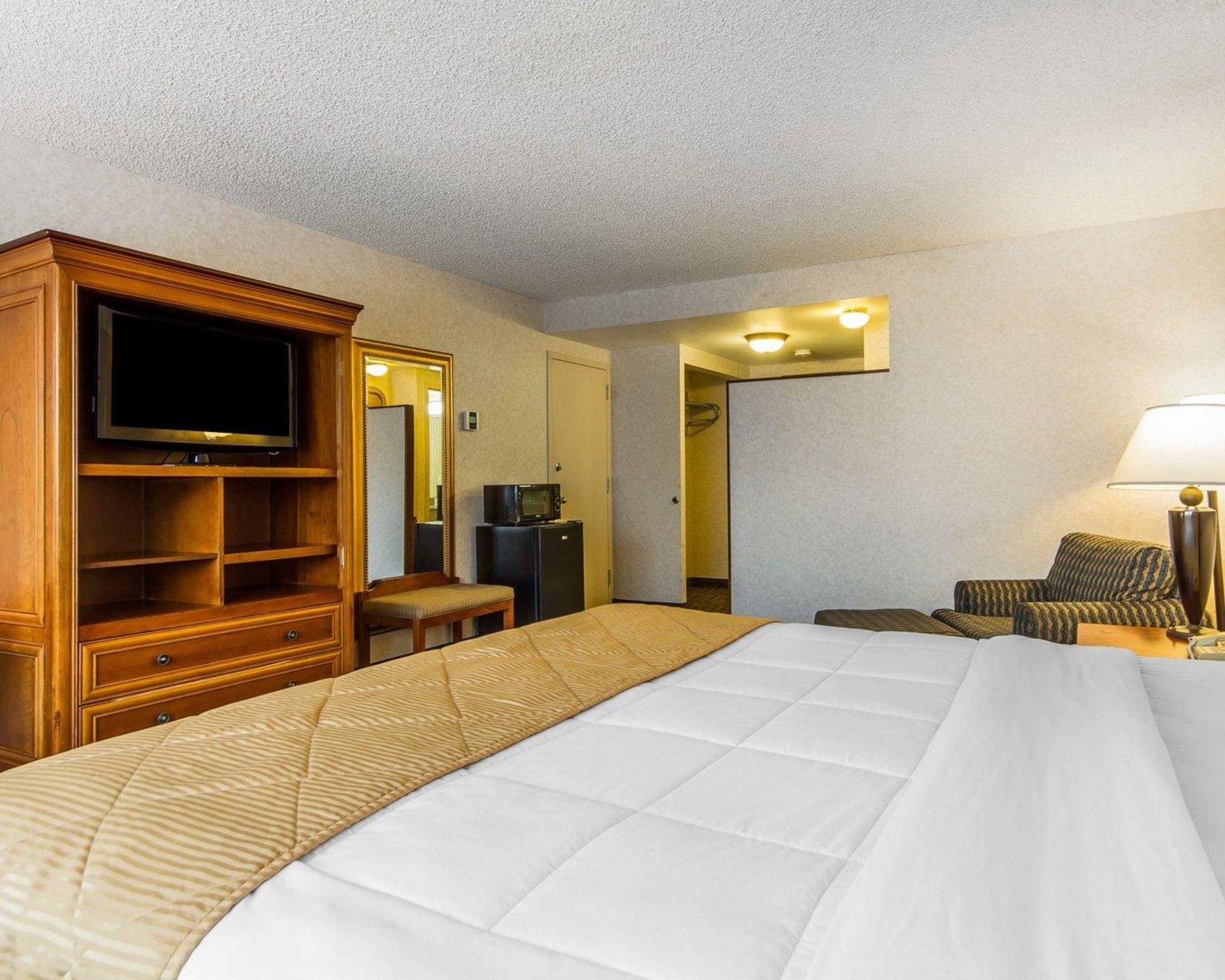 Interior, Tower, King Bed
