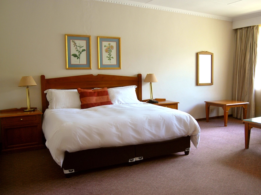 SAFARI LODGE HOTEL & CONVENTION CENTRE 14/50