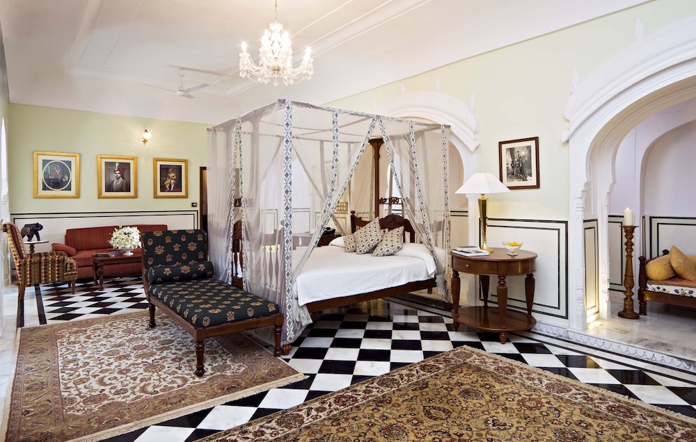 SAMODE HAVELI 17/55