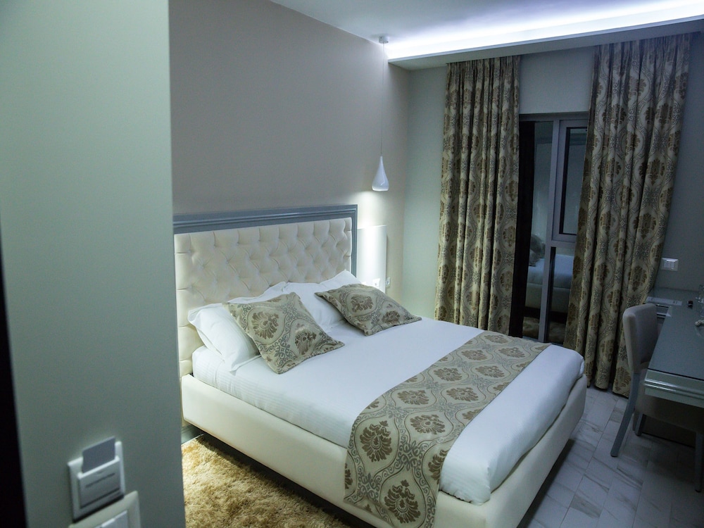 New W Hotel 25/50