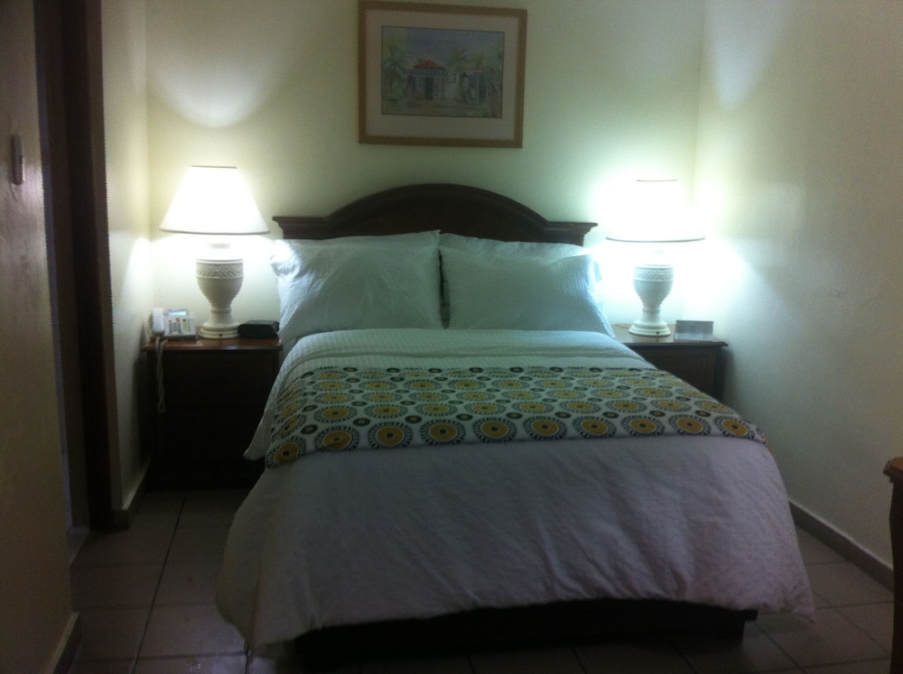 Micro Hotel Condo Suites 17/25