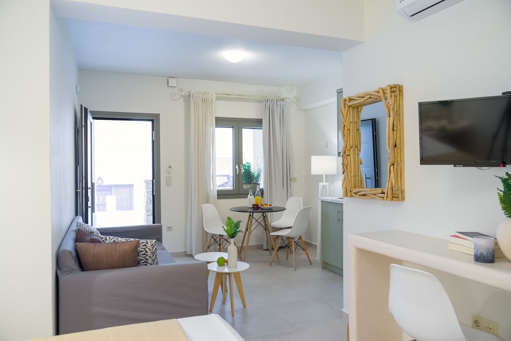 Sweet Home Naxos 30/50
