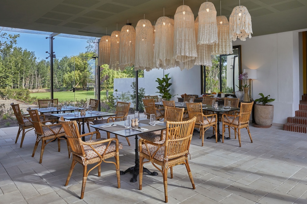 Blaauwklippen Manor House & Jonkershuis by Newmark 34/50