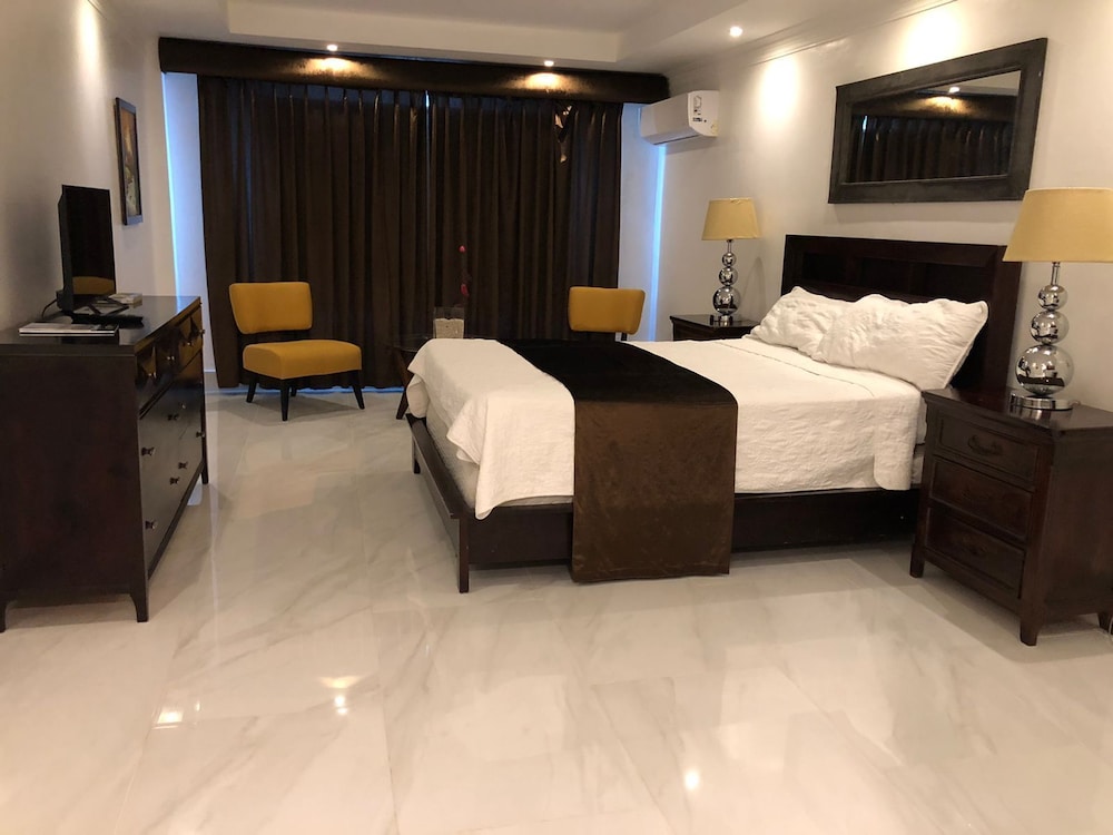 Golden House Hotel & Restaurant 10/38