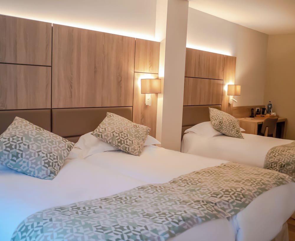 Room, Quintuple, Queen and Twin Beds