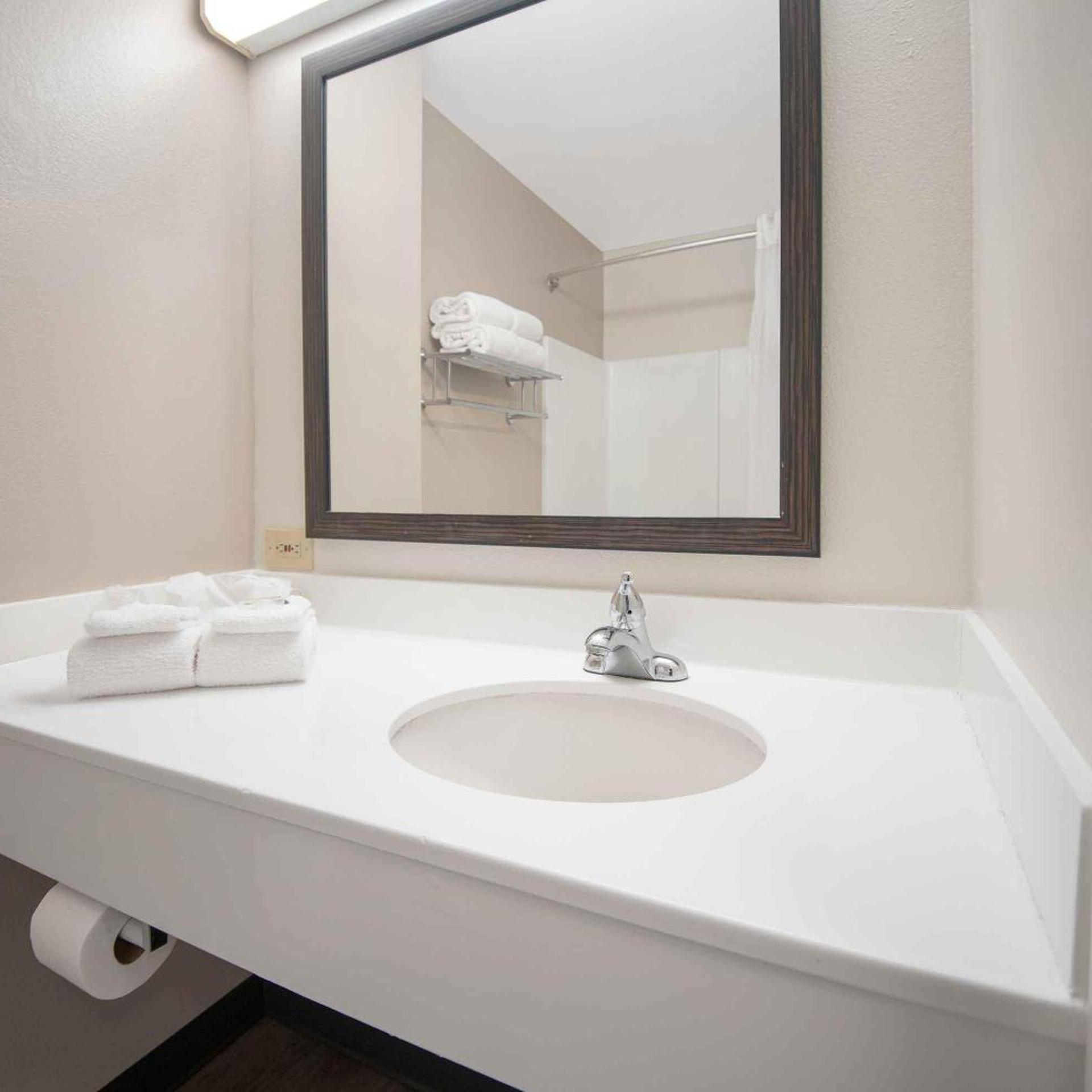 استوديو ديلوكس بسرير كينج، Extended Stay America Suites Phoenix Biltmore 8/10