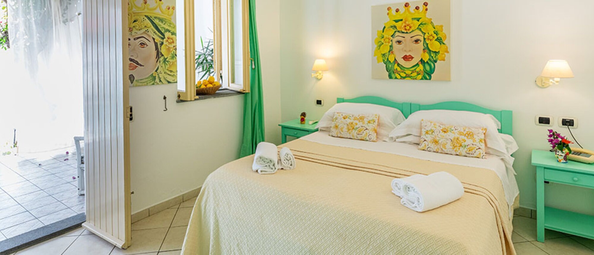 Room, Double Bed, Volcano View