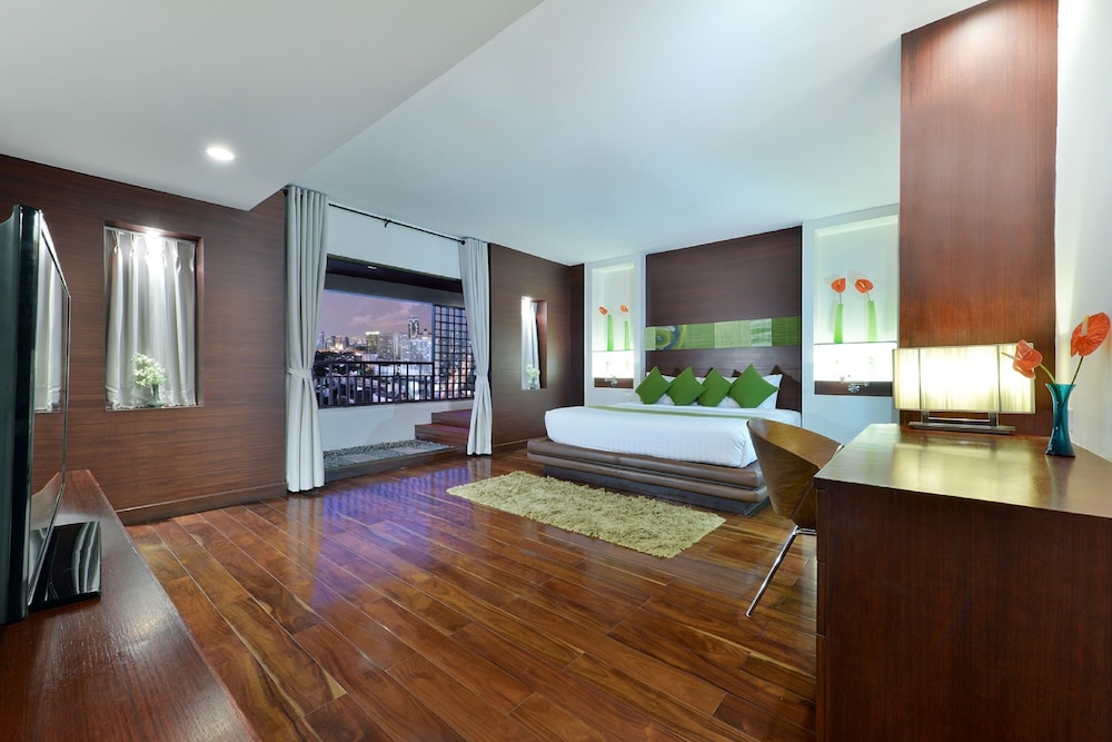 Centre Point Plus Hotel Pratunam 47/74