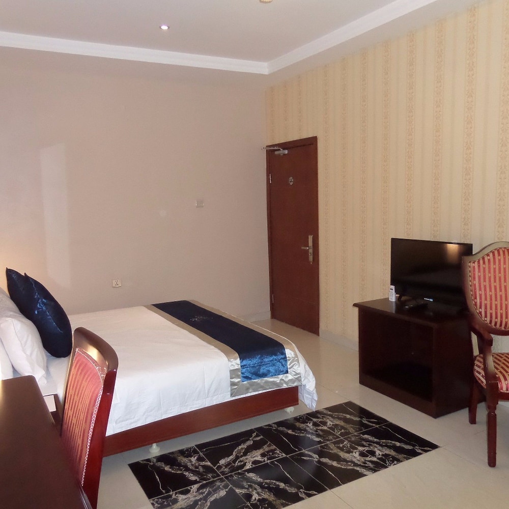 Rightgate Hotel & Suites 11/30