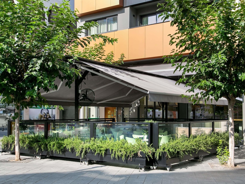 Mercure Larnaca Finikoudes Beach 5/60