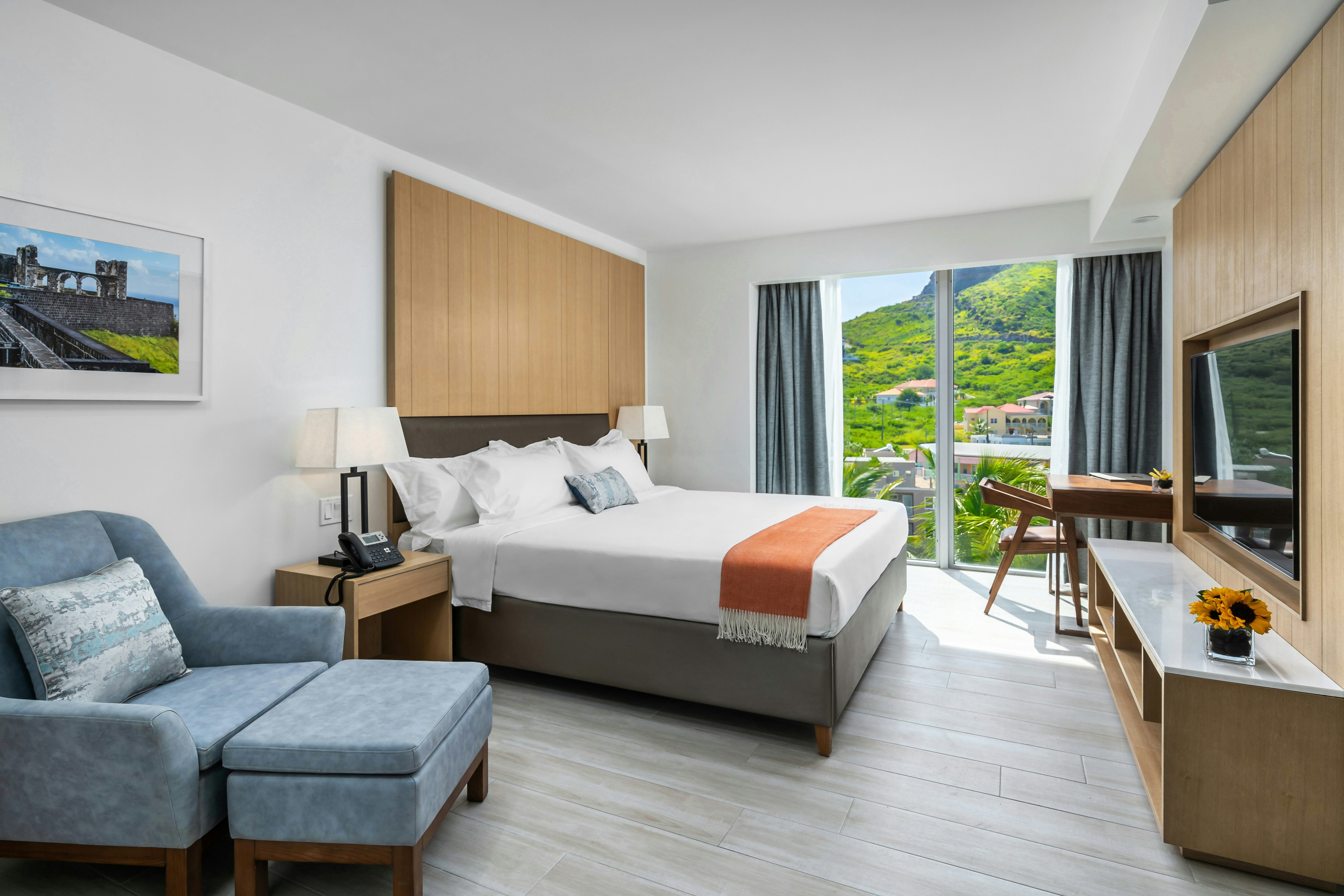 Mountain, King Bed