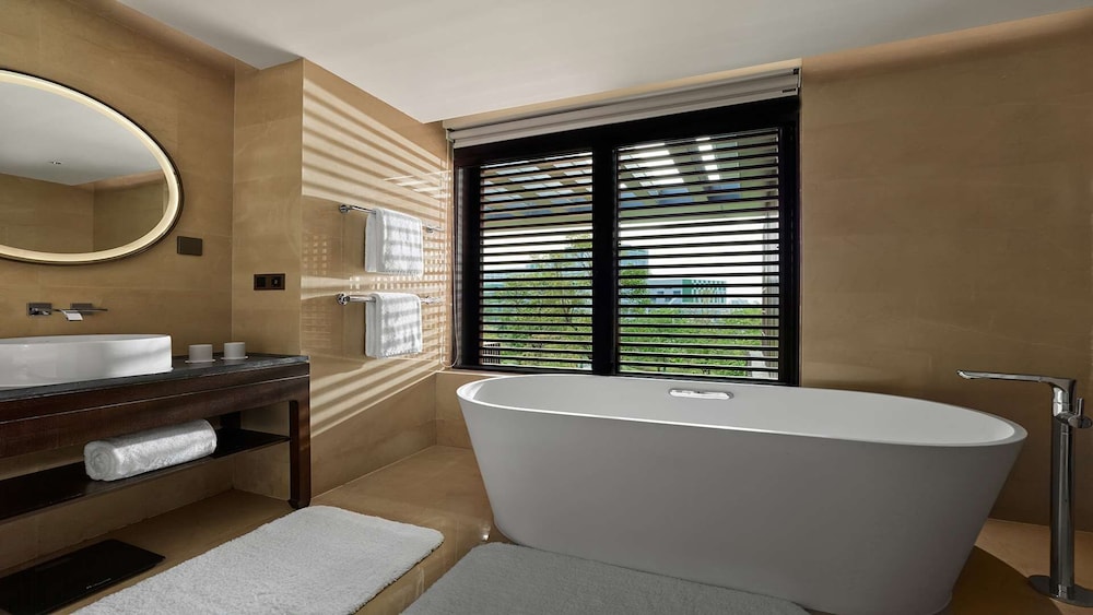 Angsana Zhuhai Hengqin 50/50