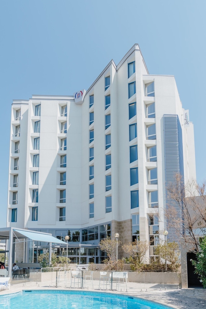 radisson hotel nice airport 6/82