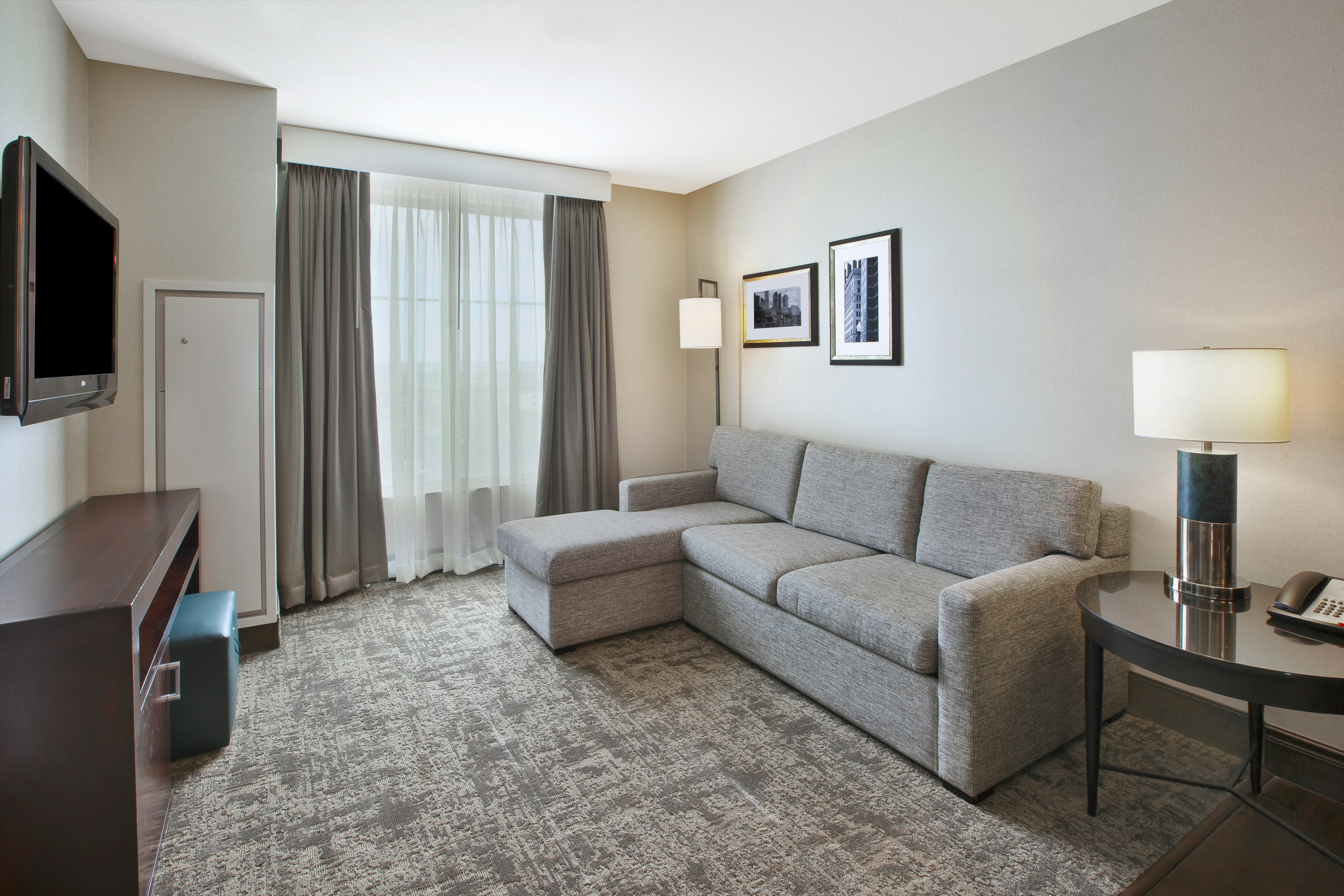 Embassy Suites Columbus - Airport 34/70
