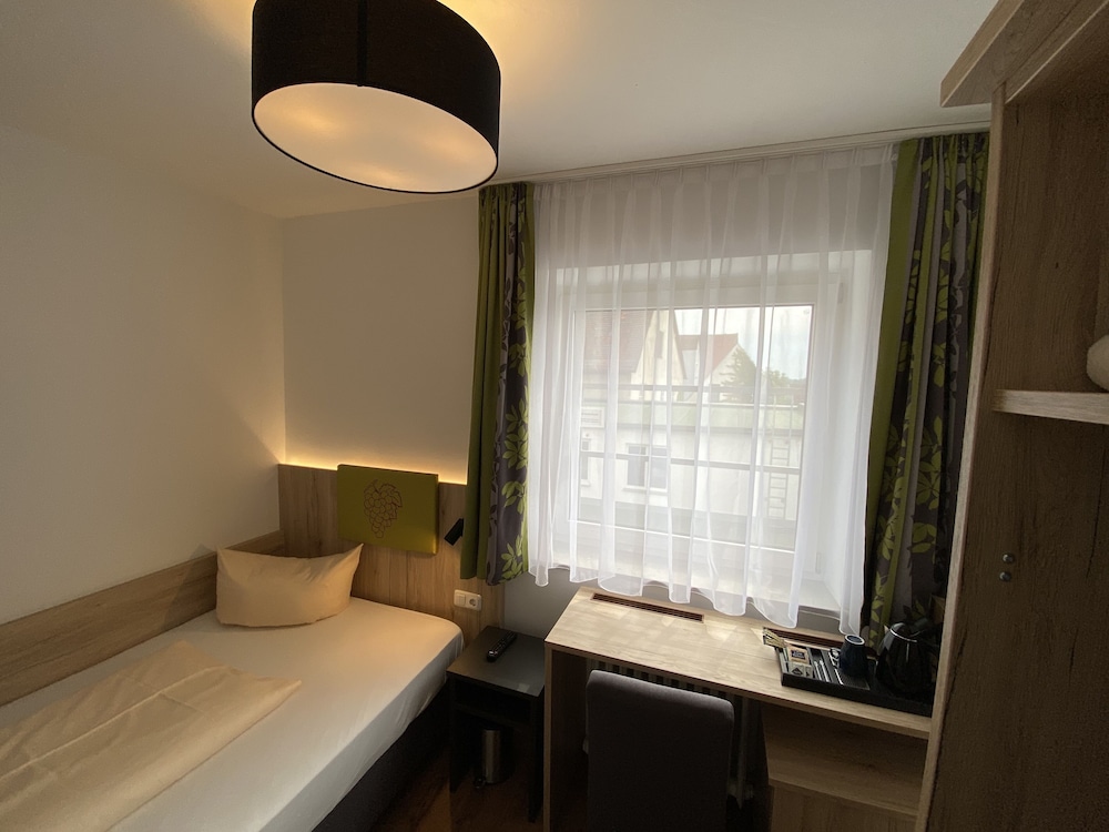 Hotel Goldene Traube 50/50