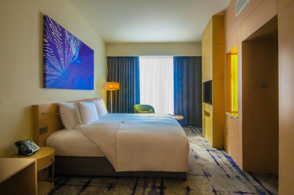Media One Hotel Dubai, WorldHotels Crafted 33/97