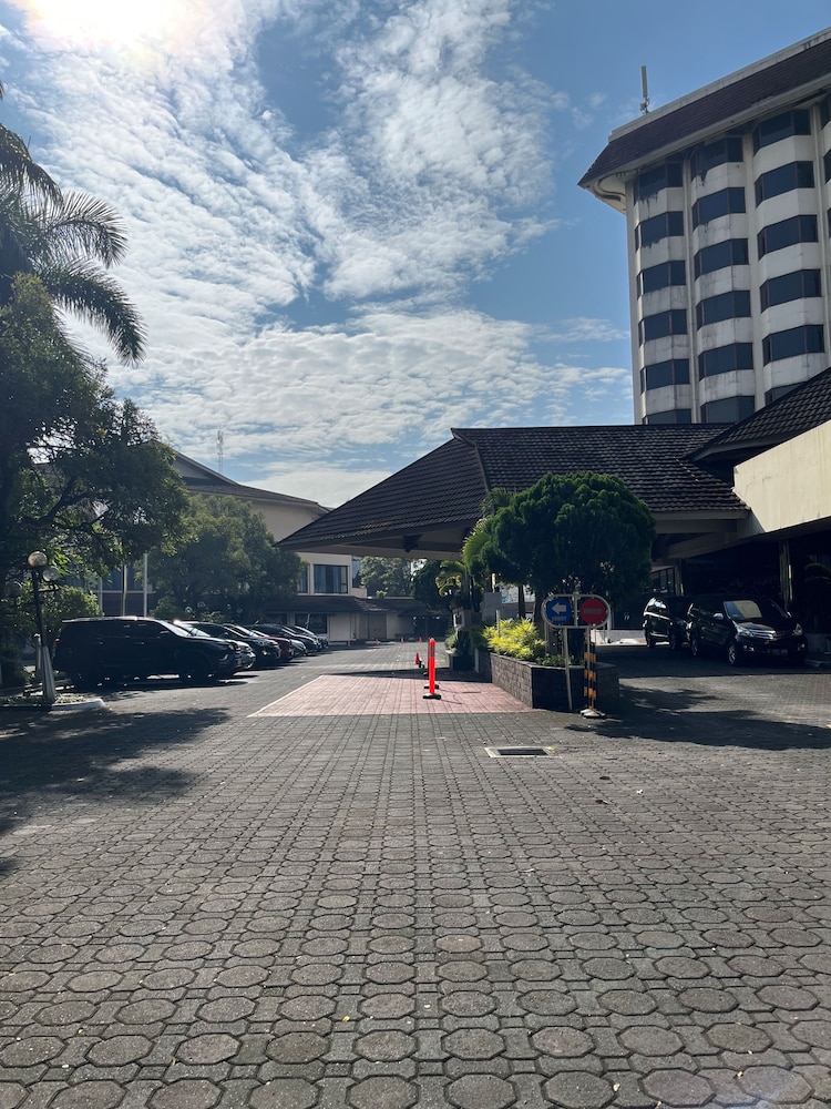 HORISON BANDUNG HOTEL 42/50