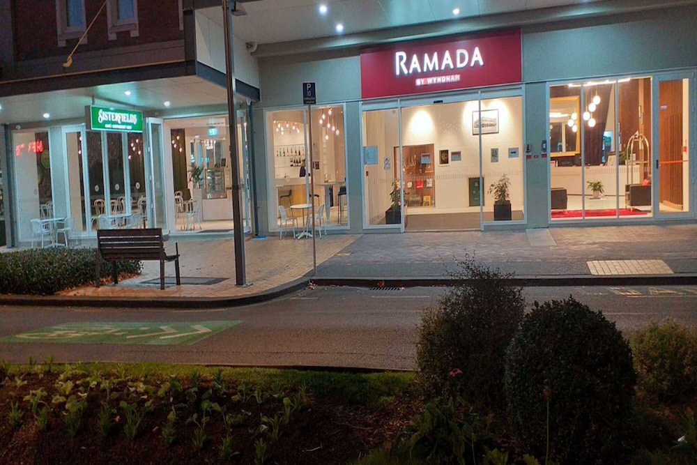 Ramada by Wyndham Hamilton City Center 47/50
