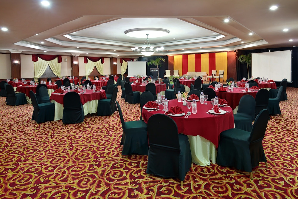 SWISS-BELHOTEL BORNEO BANJARMASIN 55/64